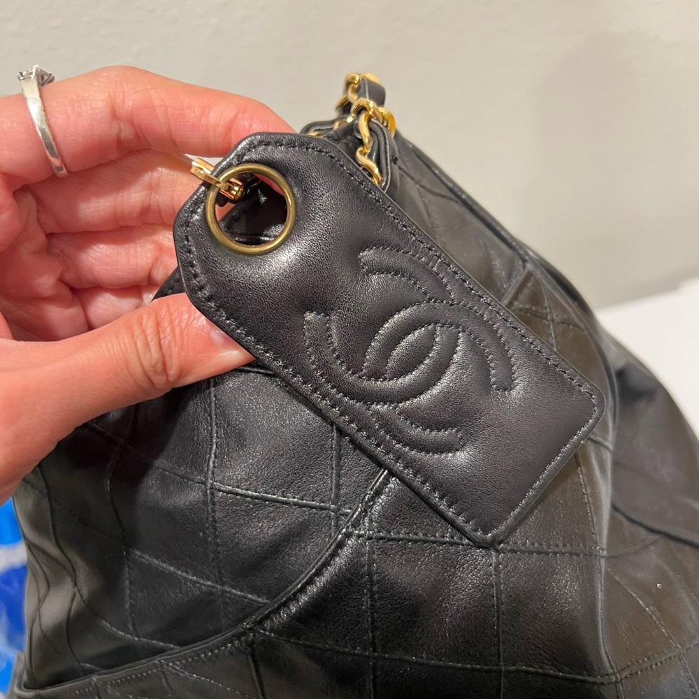 Chanel vintage tote - Picture 4 of 11